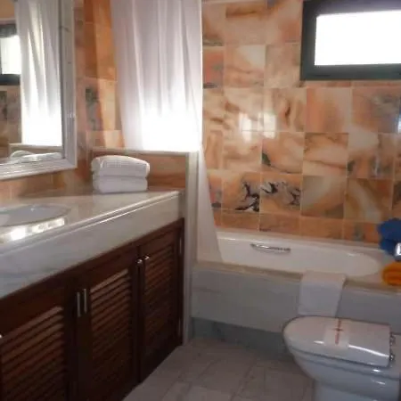 Apartamento Playa Blanca Sleeps 6 Wifi